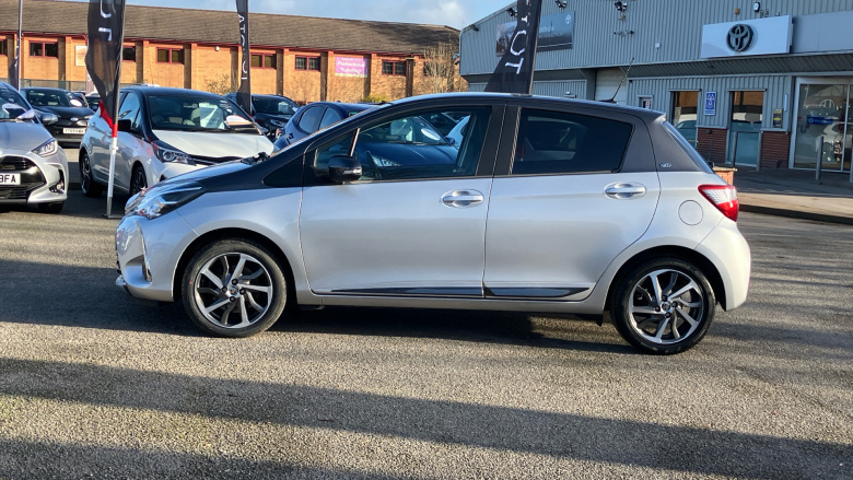 Toyota Yaris 1.5 VVT-i Y20 5dr CVT [Bi-tone] Petrol Hatchback